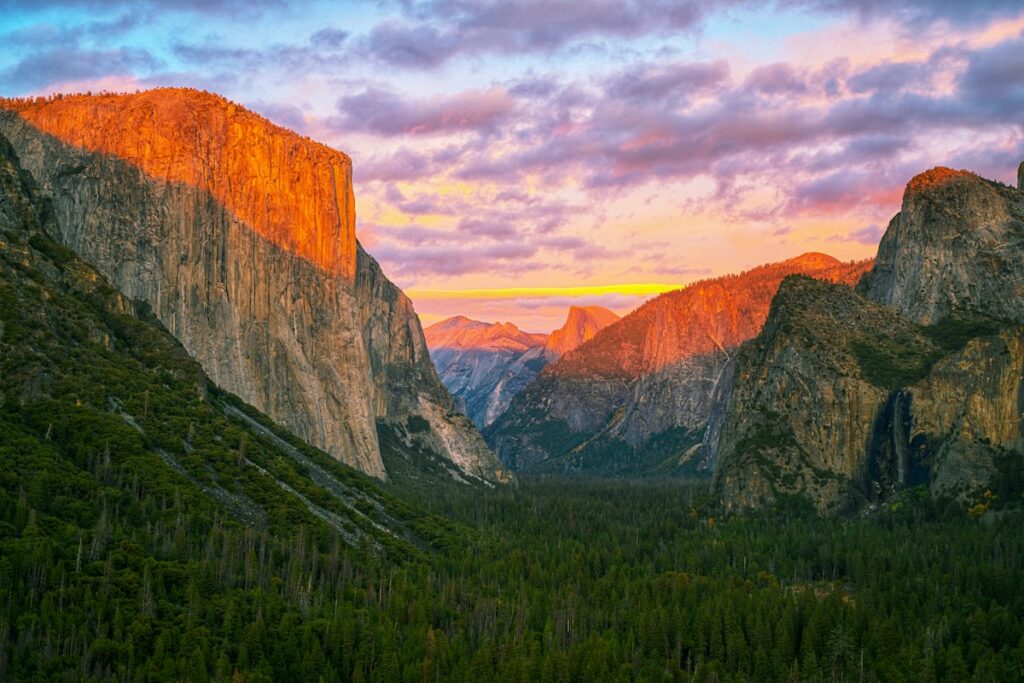Yosemite National Park Valley View - Travel Meadow Guide